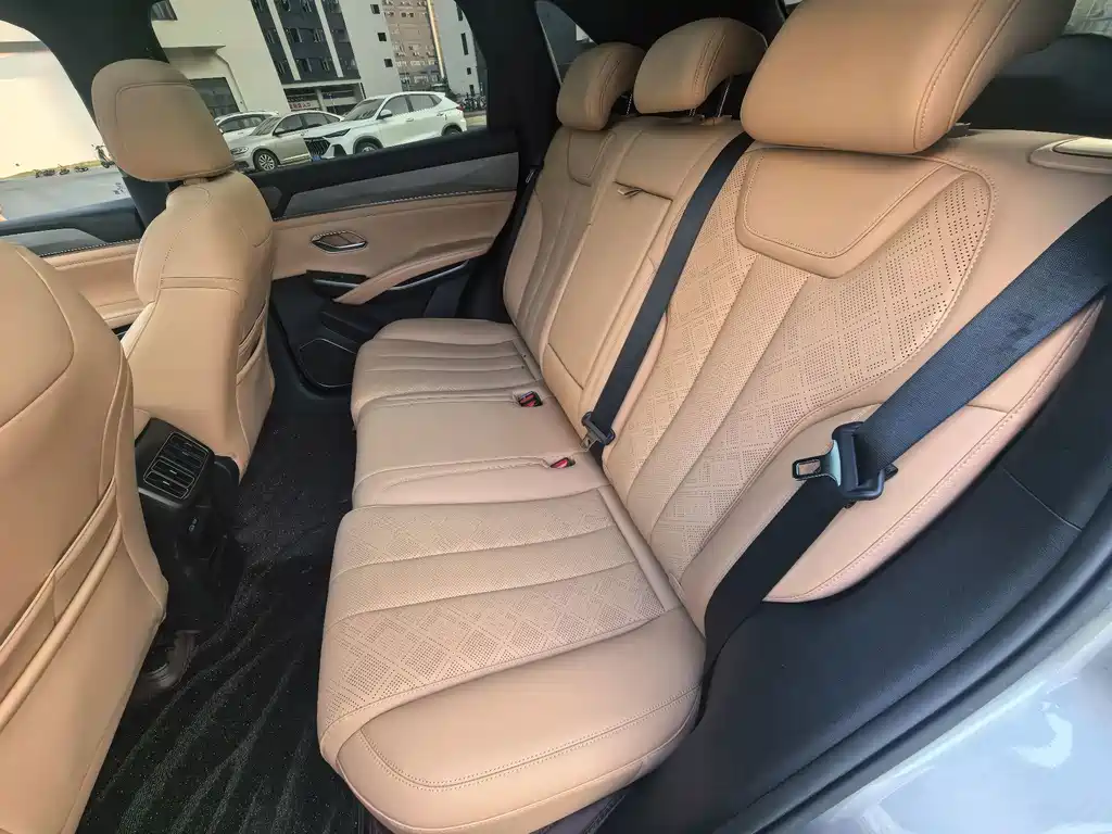 BYD L DM-i — миниатюра 9