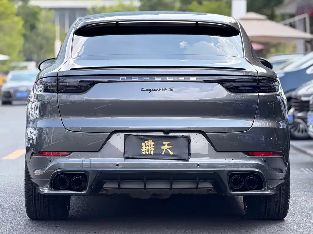Porsche Cayenne — миниатюра 8