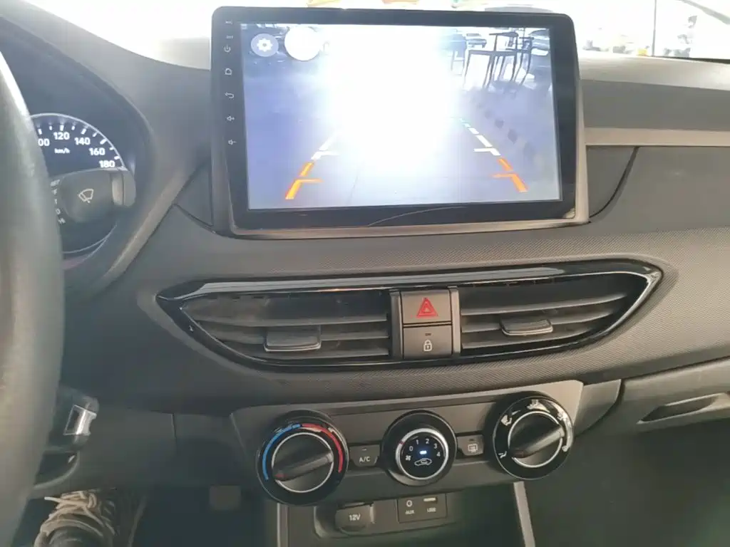 Hyundai Elantra — миниатюра 13