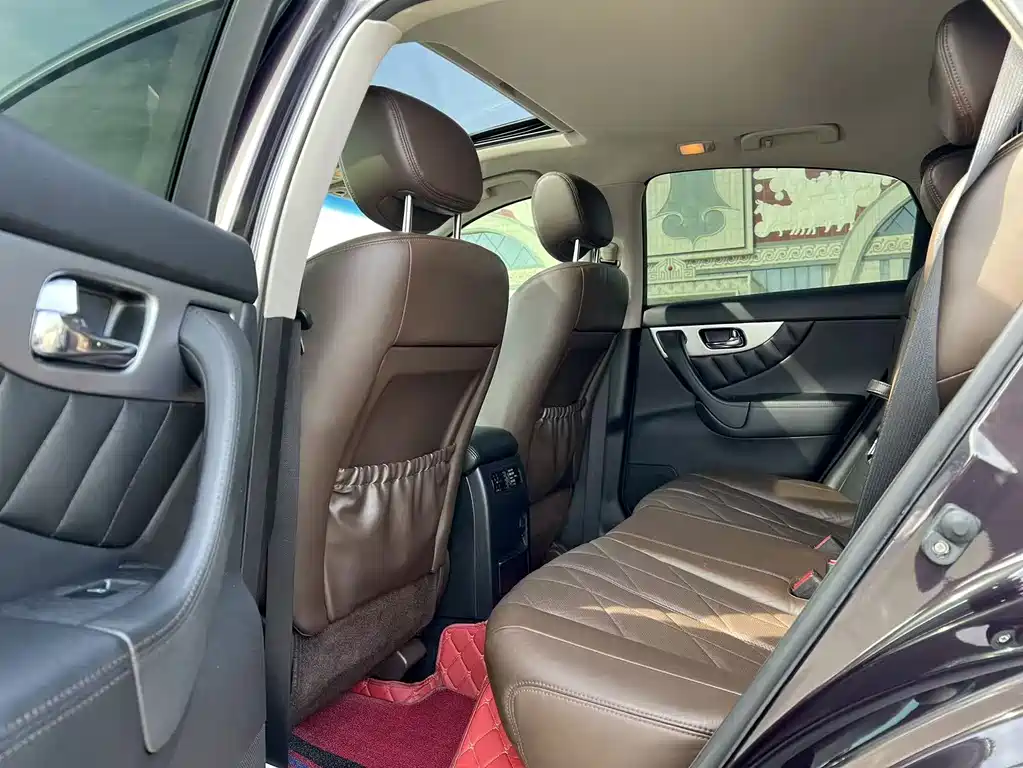 Infiniti FX — миниатюра 8