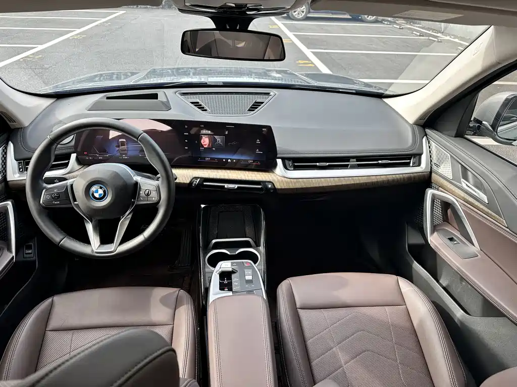 BMW iX1 — миниатюра 16