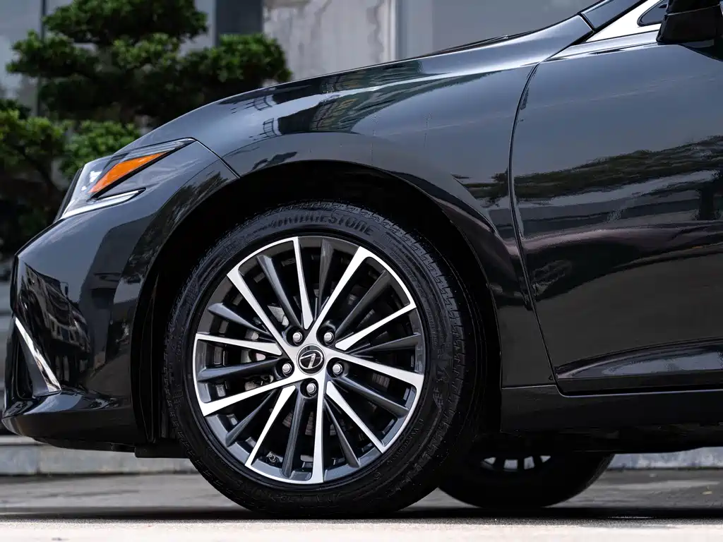 Lexus ES — миниатюра 8