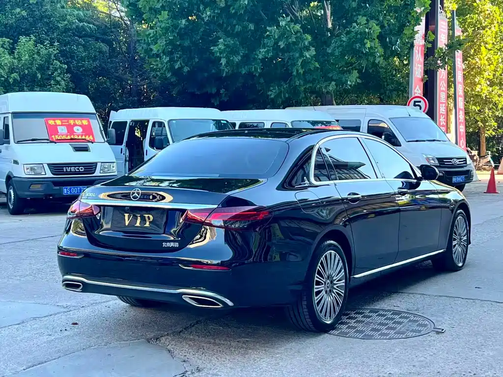 Mercedes-Benz E-Class — миниатюра 7