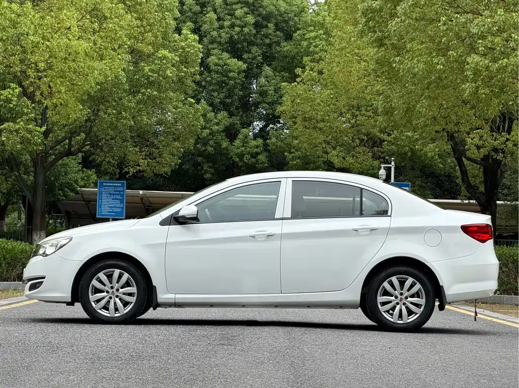 Roewe 350 — миниатюра 5