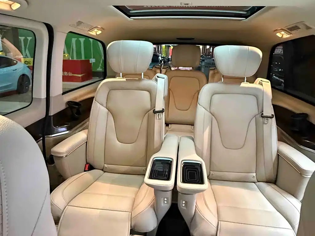Mercedes-Benz V-Class — миниатюра 12