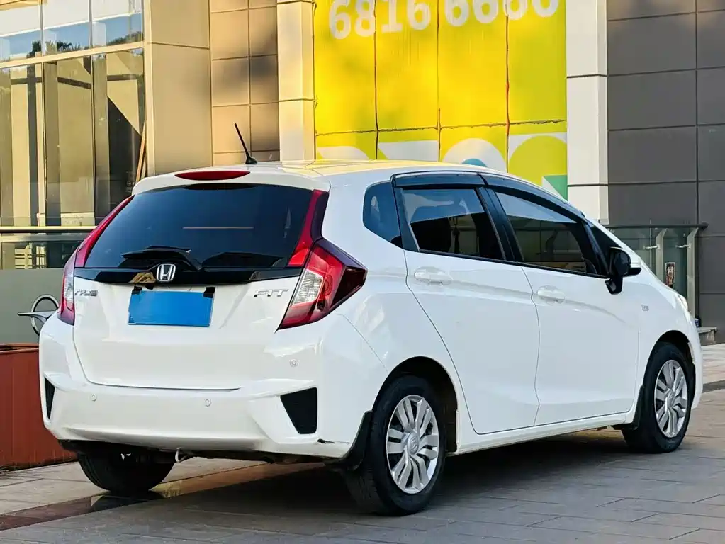 Honda Fit — миниатюра 6