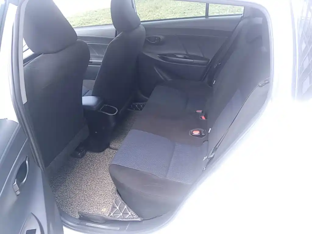 Toyota Yaris L — миниатюра 17