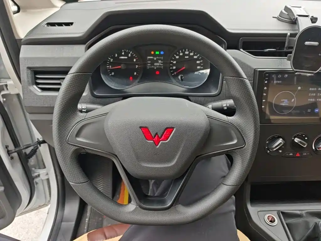 Wuling Hongguang PLUS — миниатюра 11
