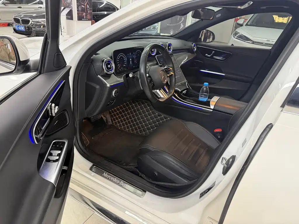 Mercedes-Benz C-Class — миниатюра 6