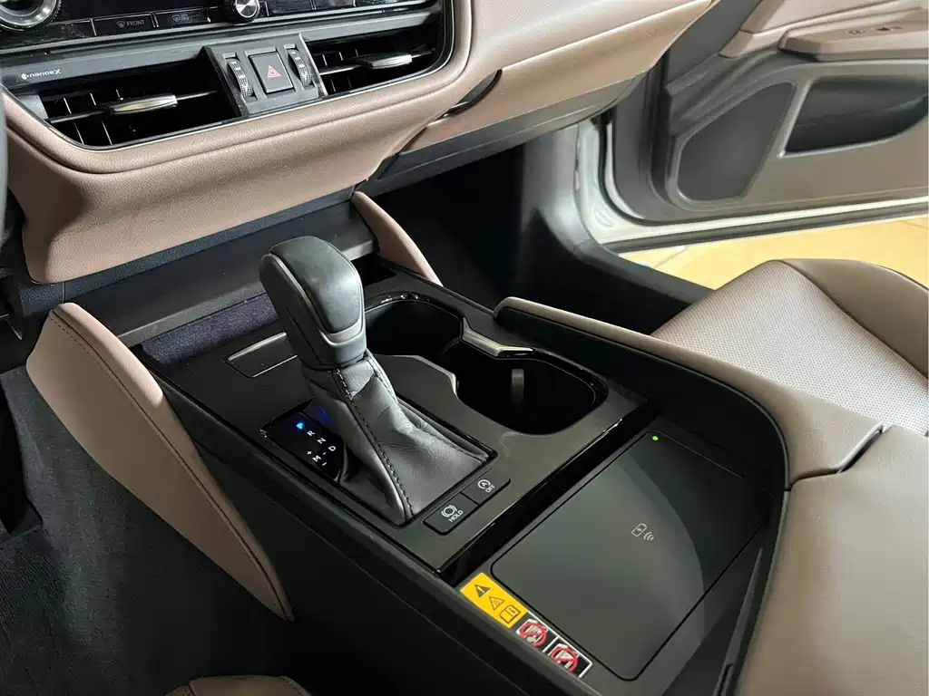 Lexus ES — миниатюра 18