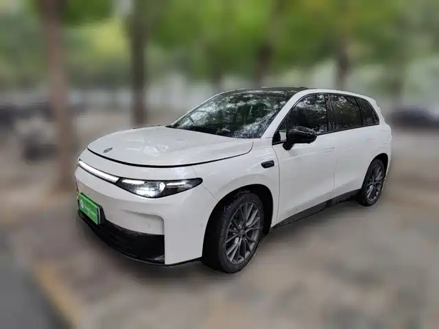 Leapmotor C10