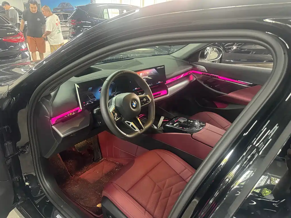 BMW 5 Series — миниатюра 6
