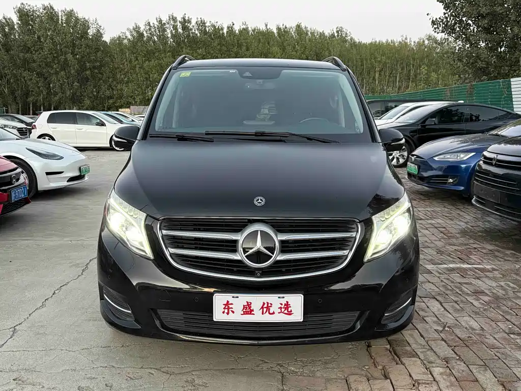Mercedes-Benz V-Class — миниатюра 2