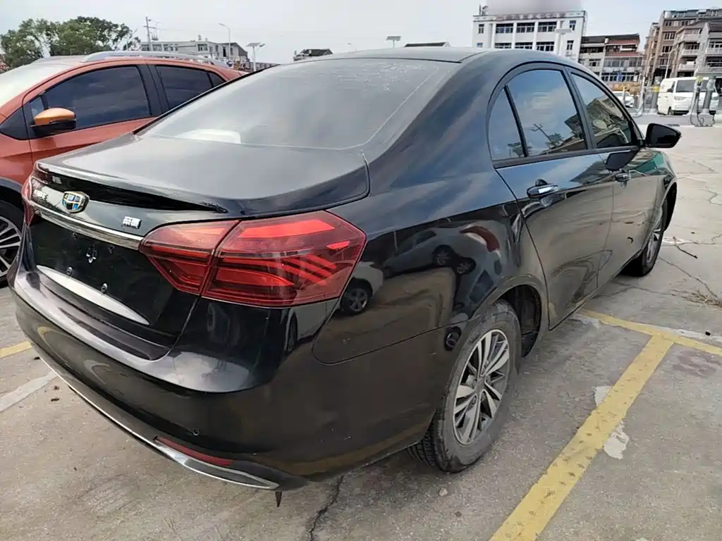 Geely Emgrand — миниатюра 7