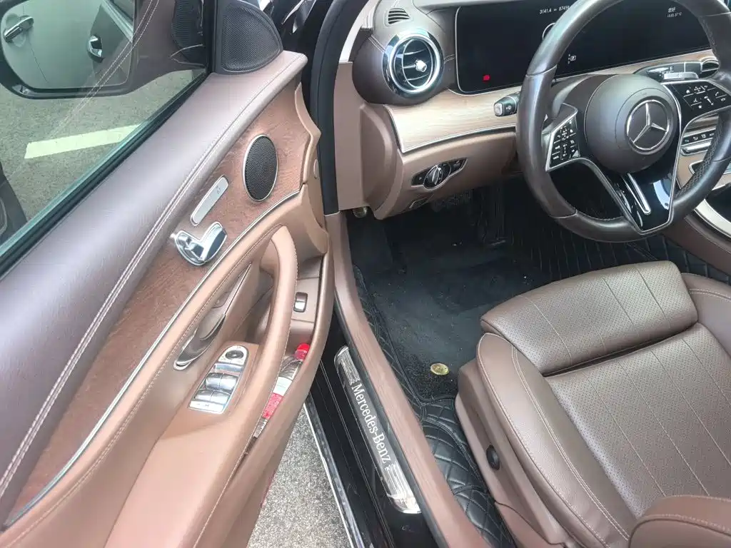 Mercedes-Benz E-Class — миниатюра 17