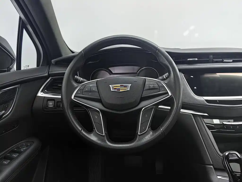 Cadillac XT5 — миниатюра 11