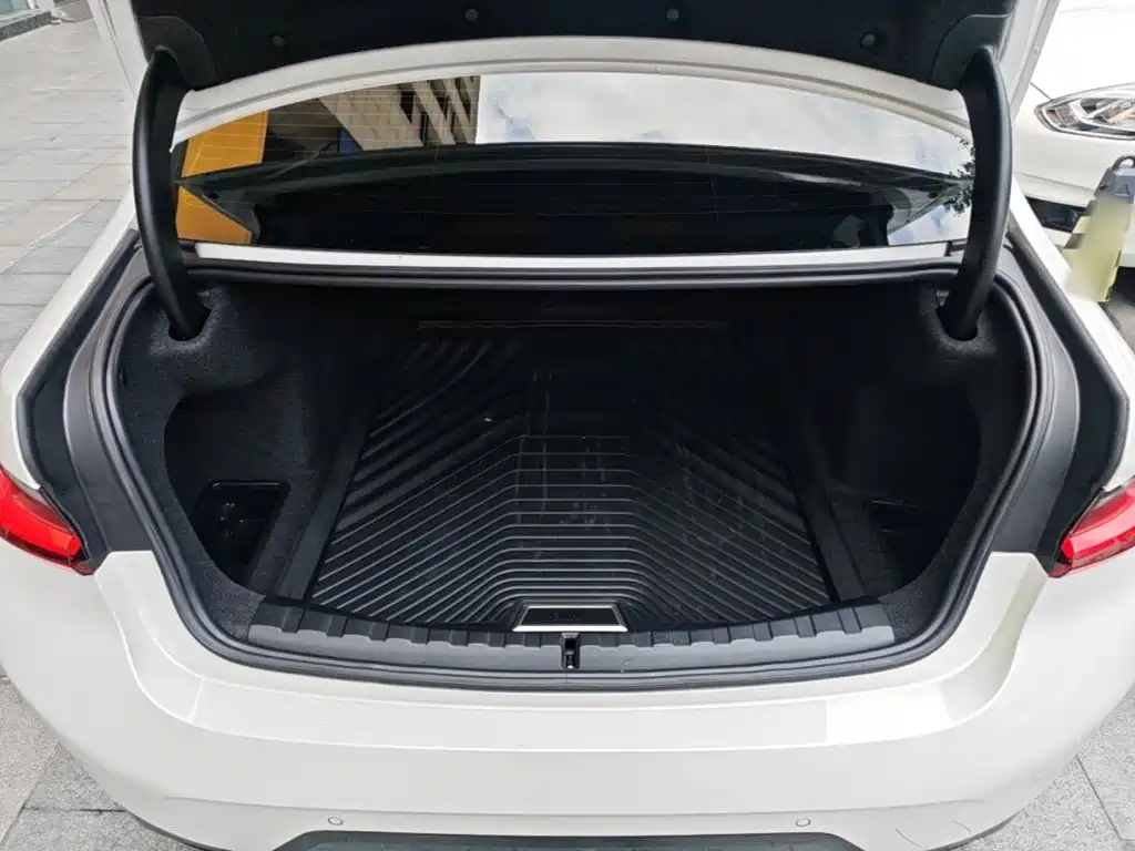 BMW 3 Series — миниатюра 19