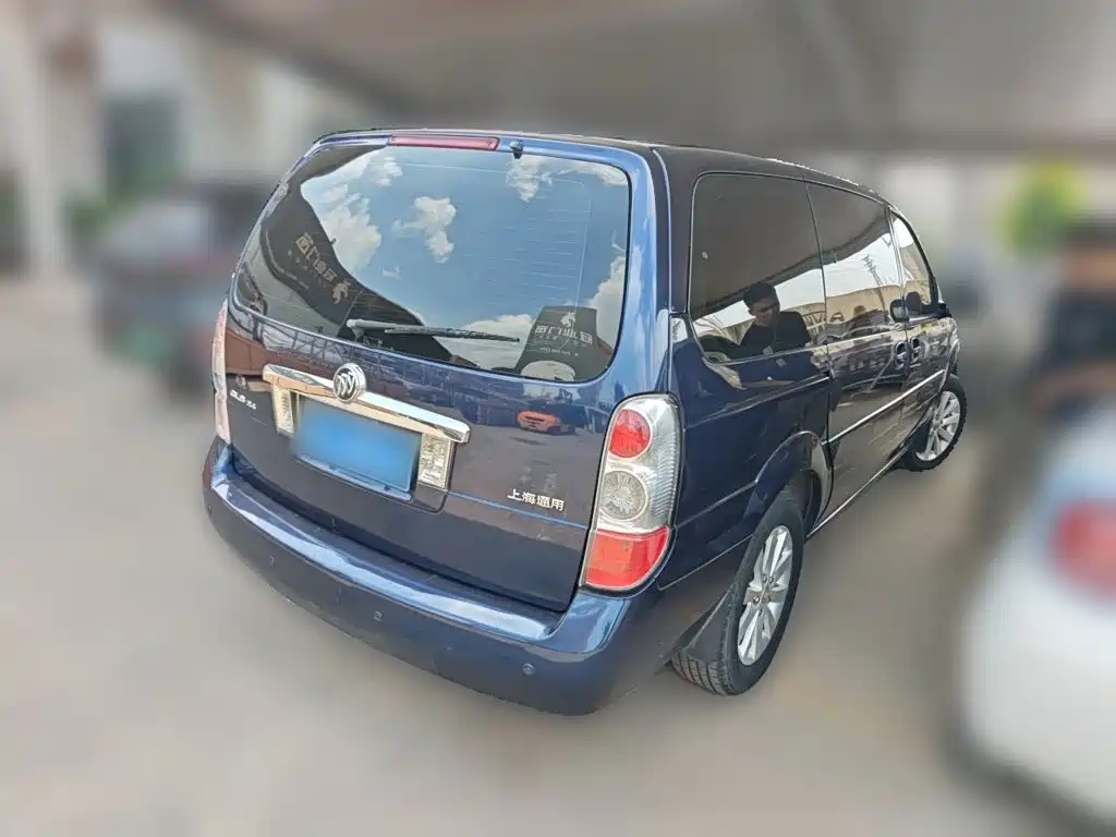 Buick GL8 — миниатюра 6