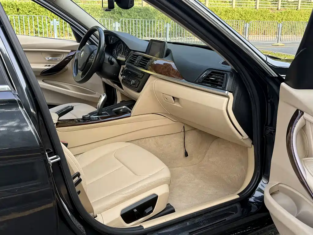 BMW 3 Series — миниатюра 11