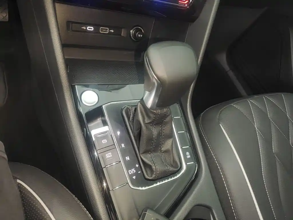 Volkswagen Tiguan L — миниатюра 14