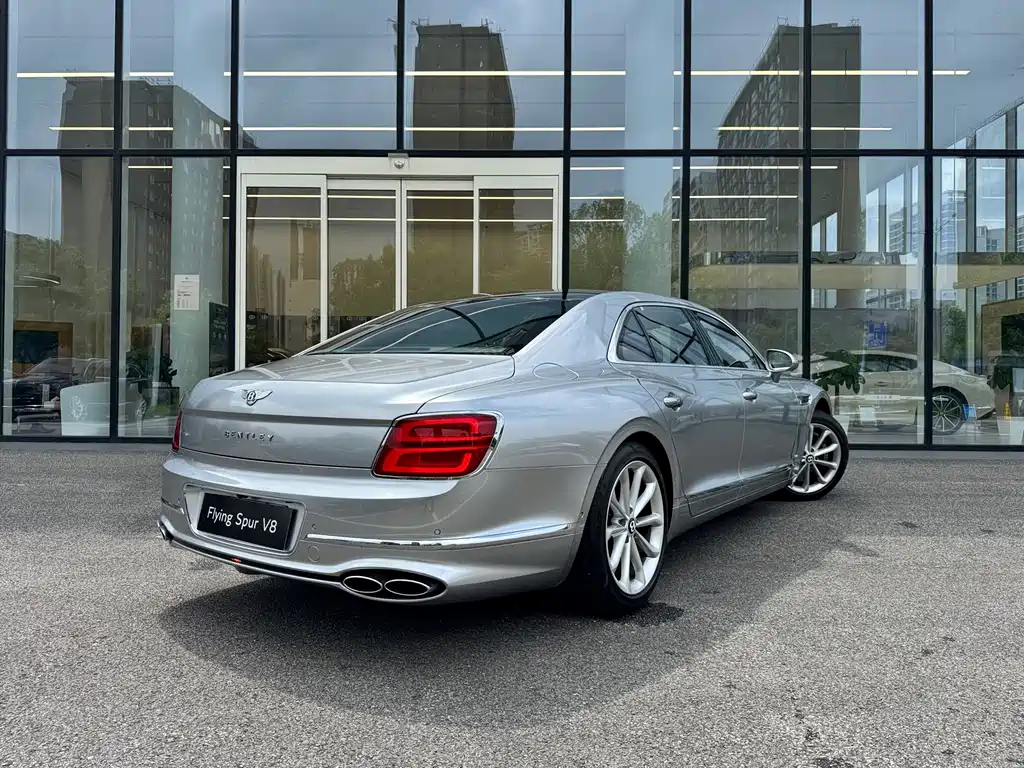 Bentley Flying Spur — миниатюра 7