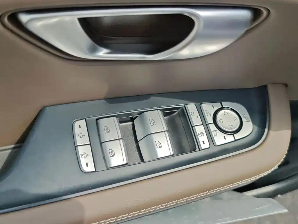 BYD Han — миниатюра 6