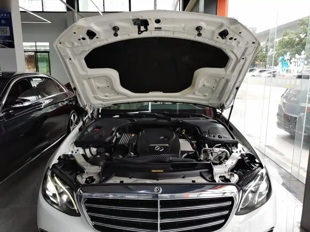 Mercedes-Benz E-Class — миниатюра 20