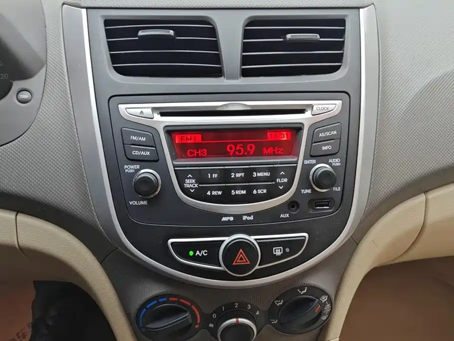 Hyundai Verna — миниатюра 13