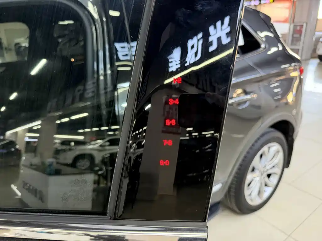 Lincoln MKC — миниатюра 13
