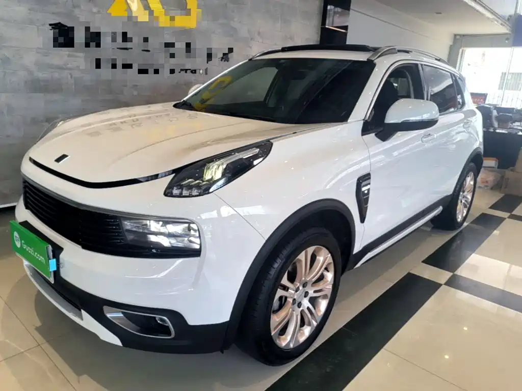 Lynk & Co 01