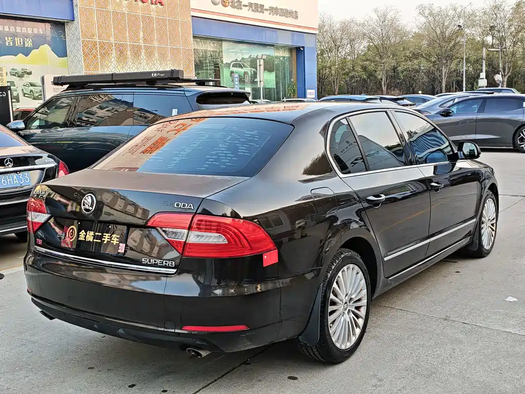 Skoda Superb — миниатюра 16