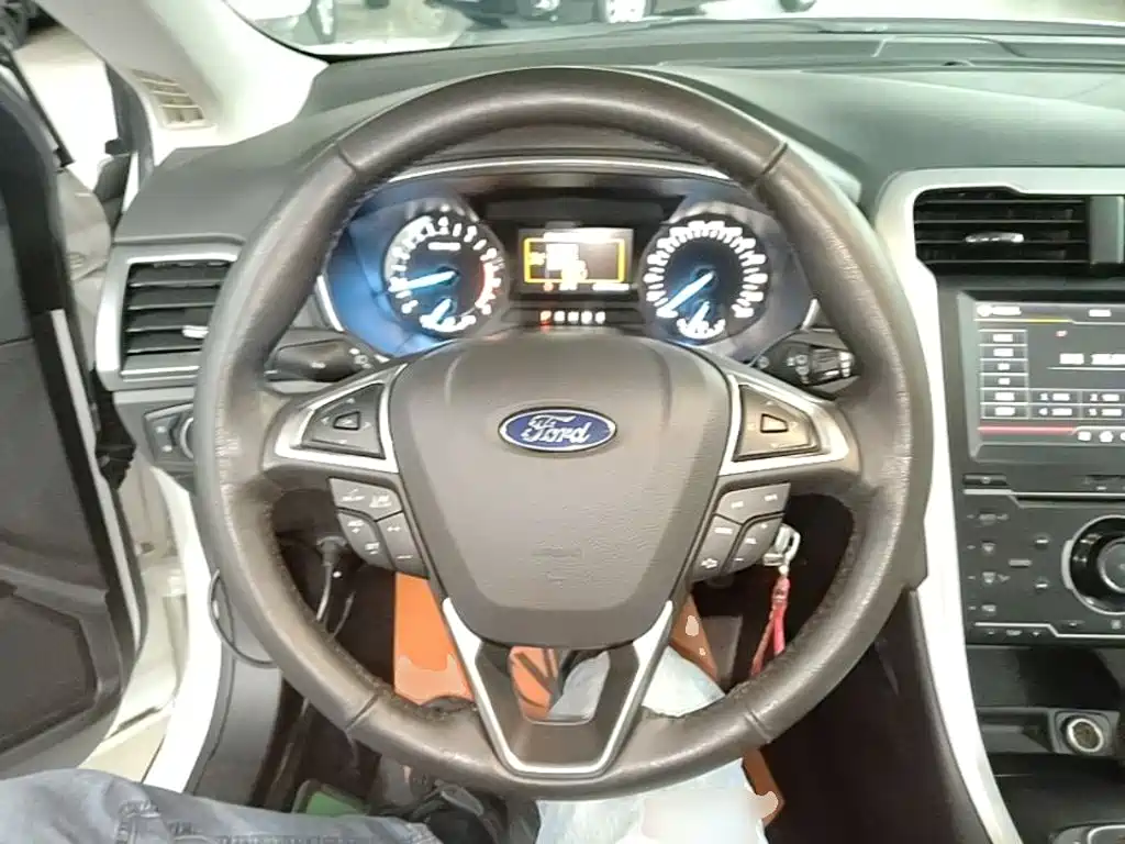 Ford Mondeo — миниатюра 11
