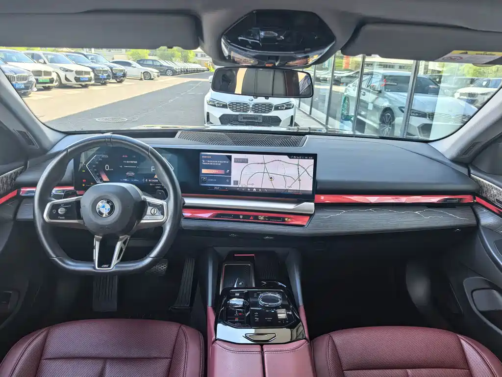 BMW 5 Series — миниатюра 11