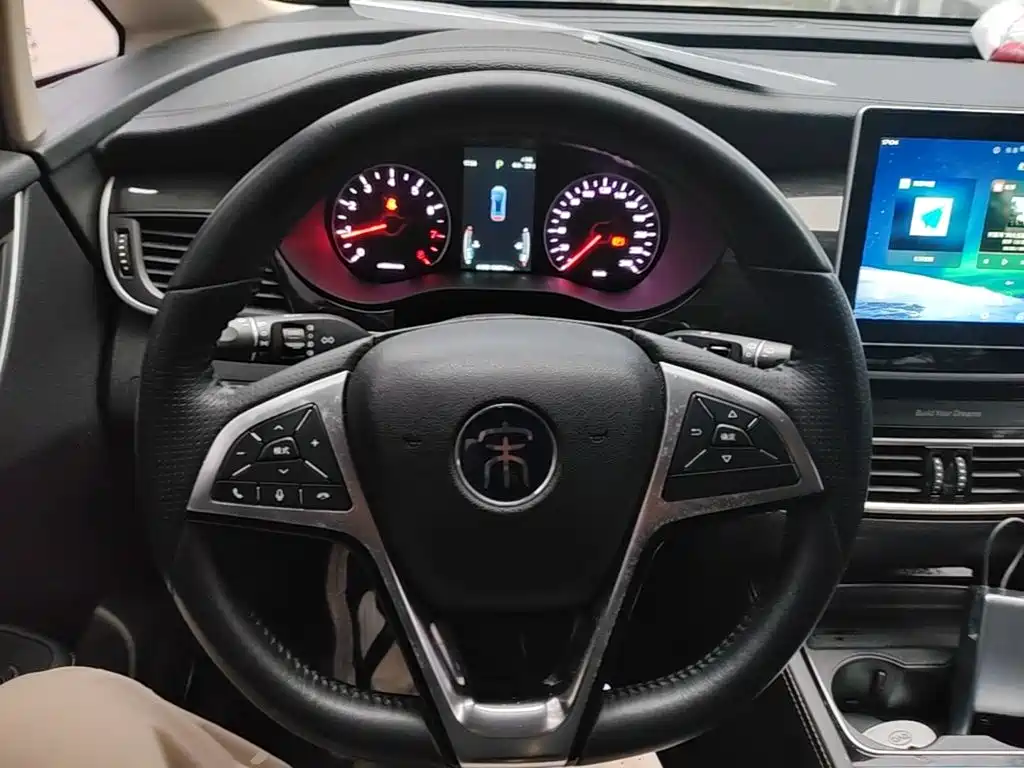 BYD MAX — миниатюра 11