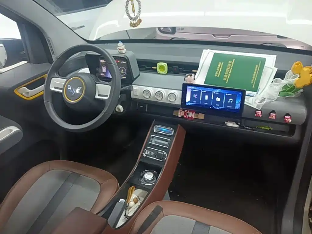 Wuling MINIEV — миниатюра 10