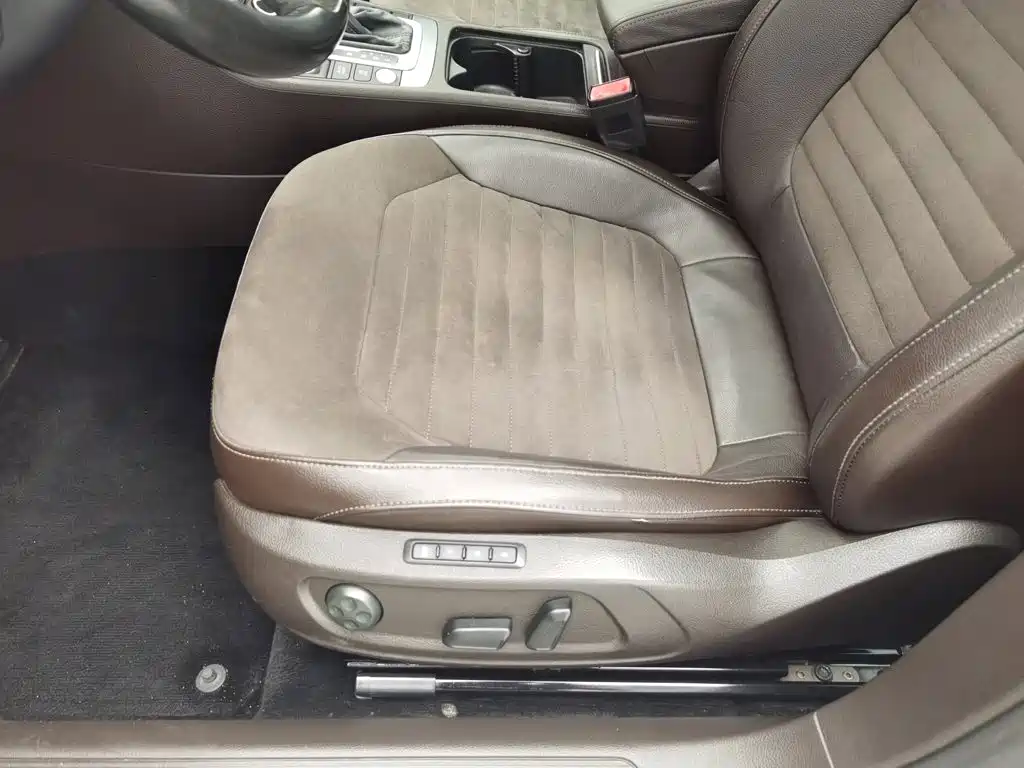 Volkswagen Magotan (Import) — миниатюра 20