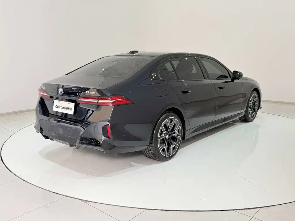 BMW 5 Series — миниатюра 14