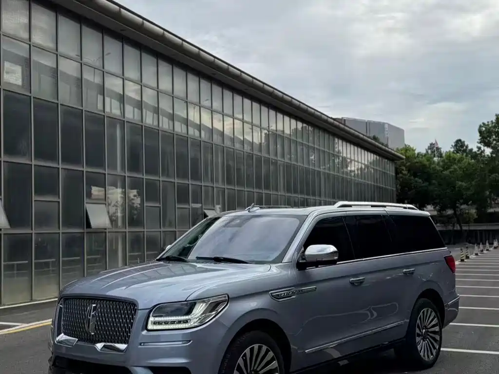Lincoln Navigator