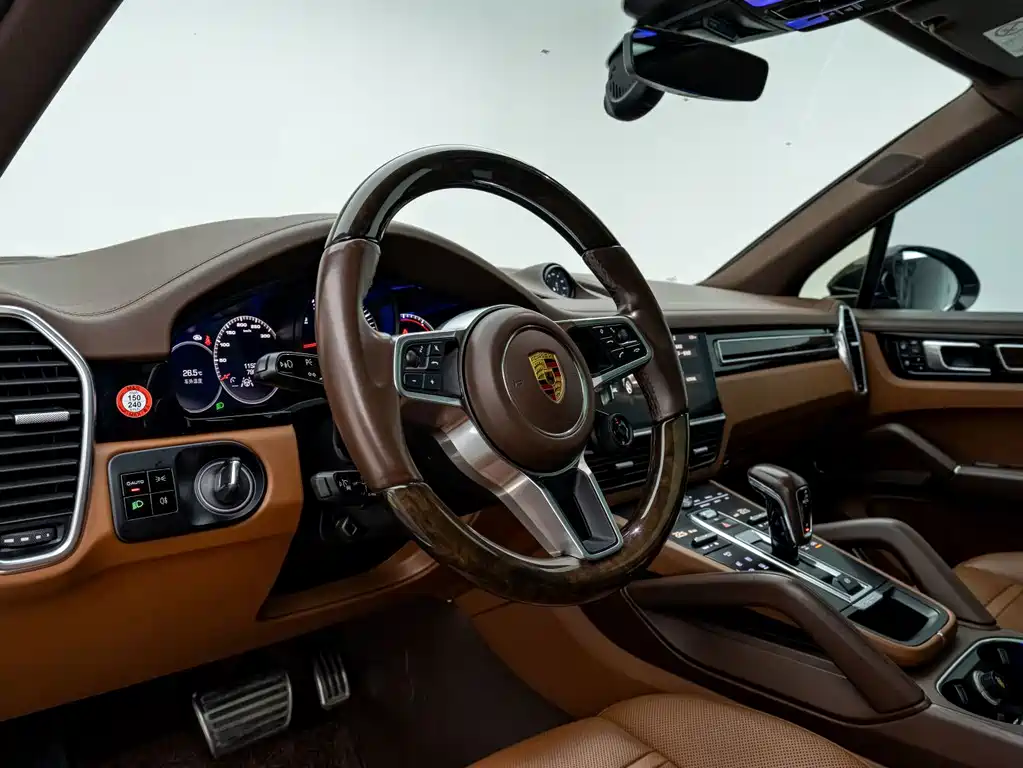 Porsche Cayenne — миниатюра 19