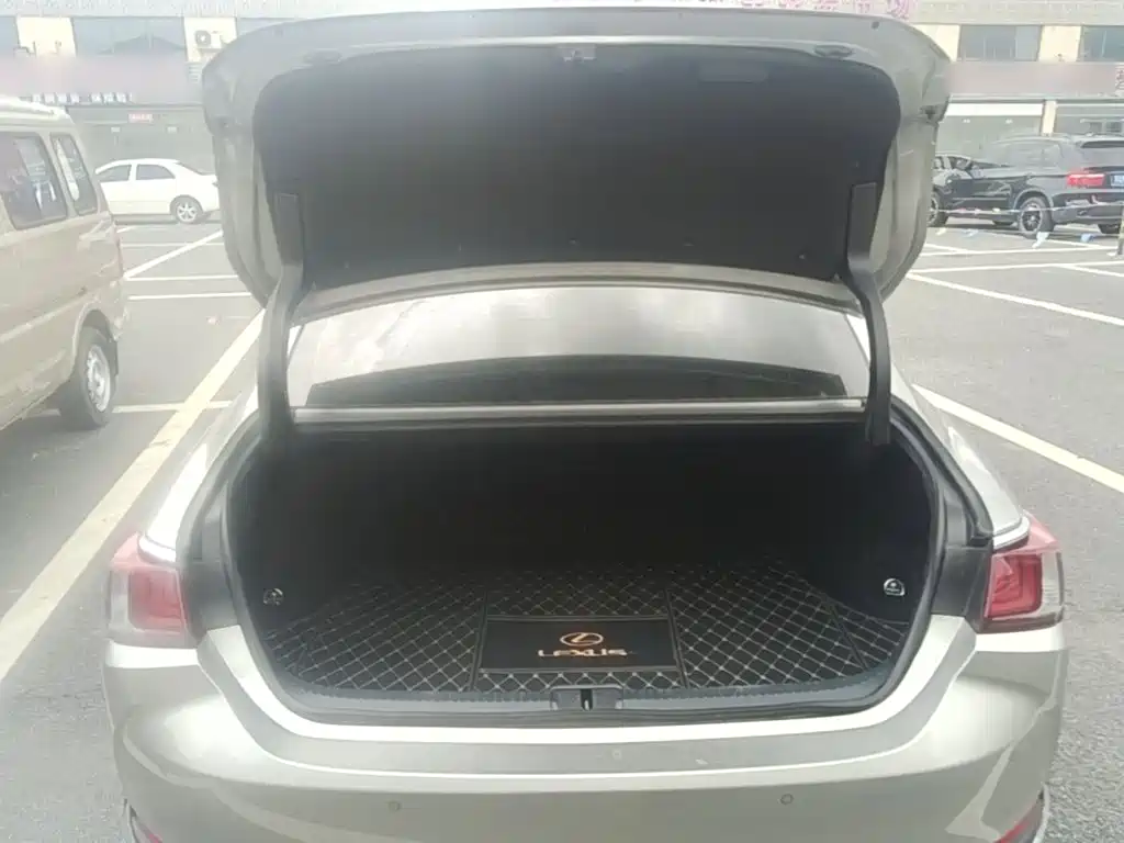 Lexus ES — миниатюра 14