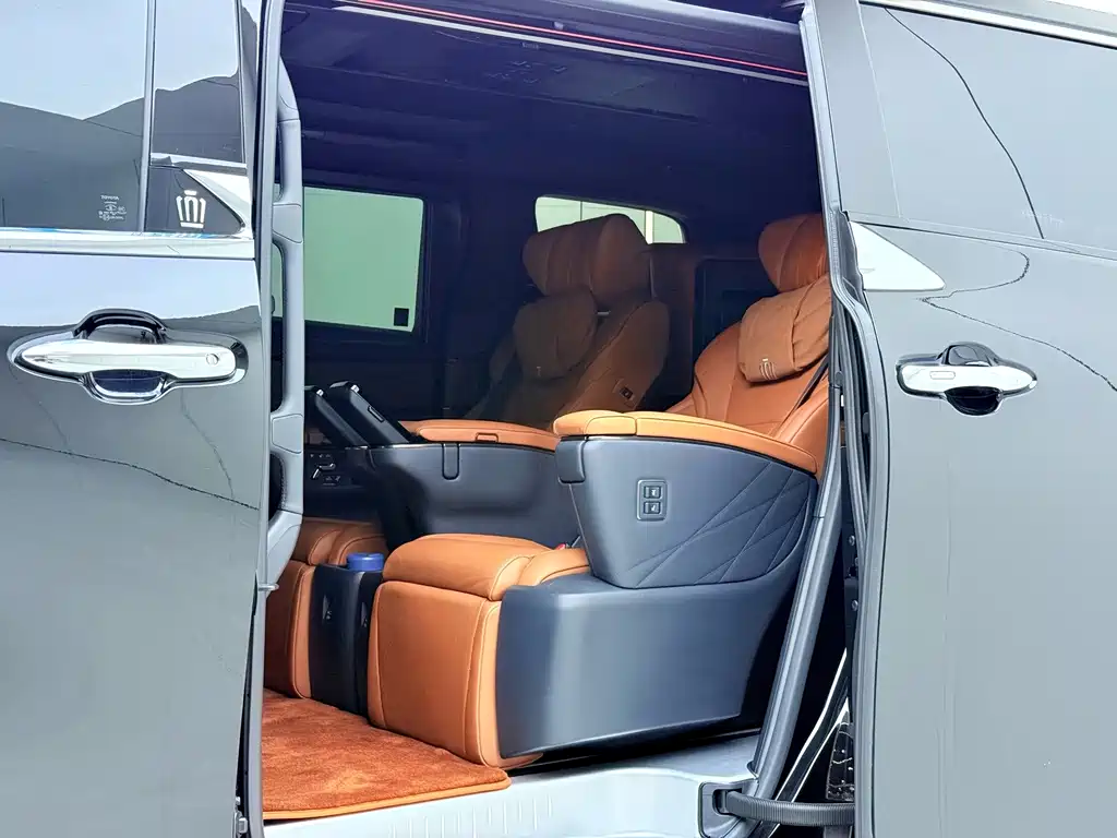 Toyota Vellfire — миниатюра 9