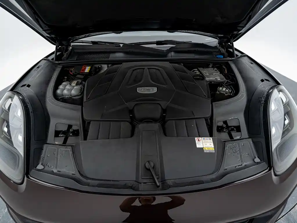 Porsche Cayenne — миниатюра 9