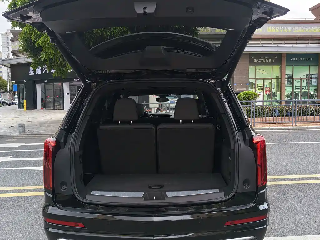 Cadillac XT6 — миниатюра 10