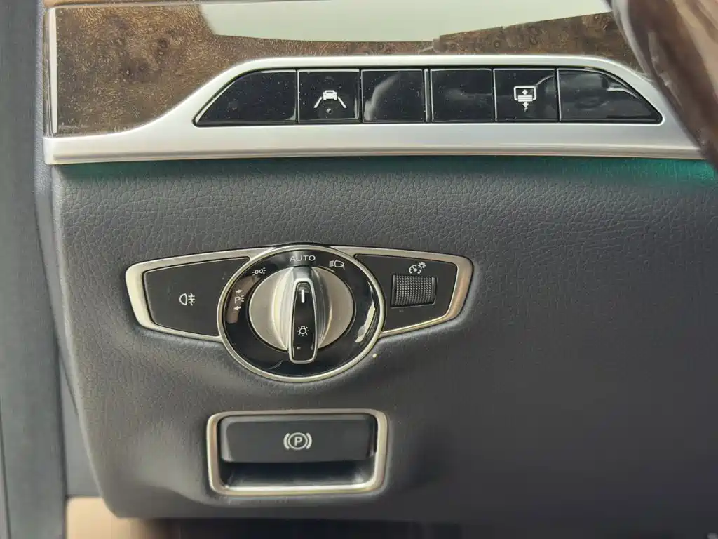 Mercedes-Benz S-Class — миниатюра 18