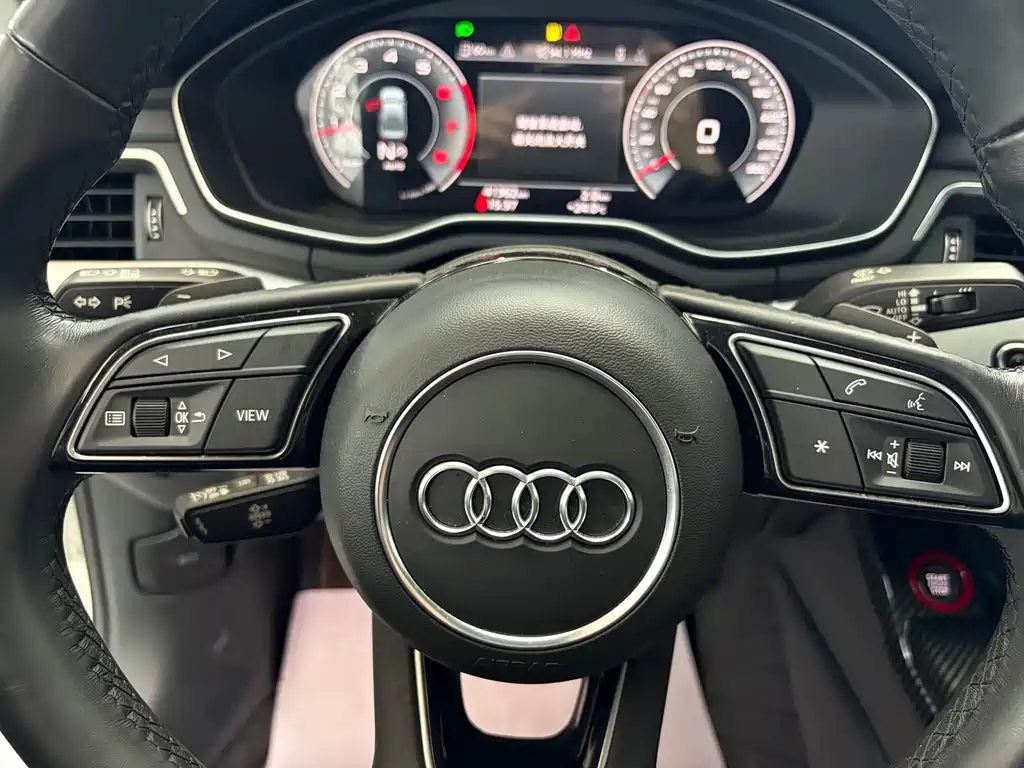 Audi A4L 2022 40 TFSI Luxury