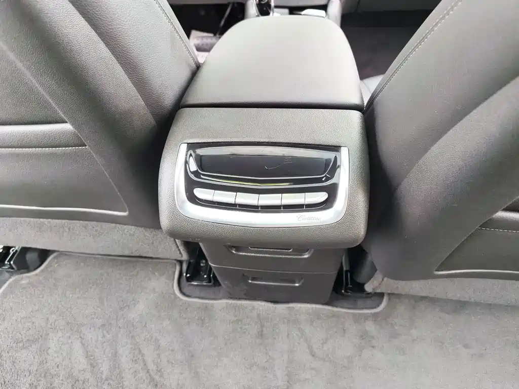 Cadillac XT6 — миниатюра 30