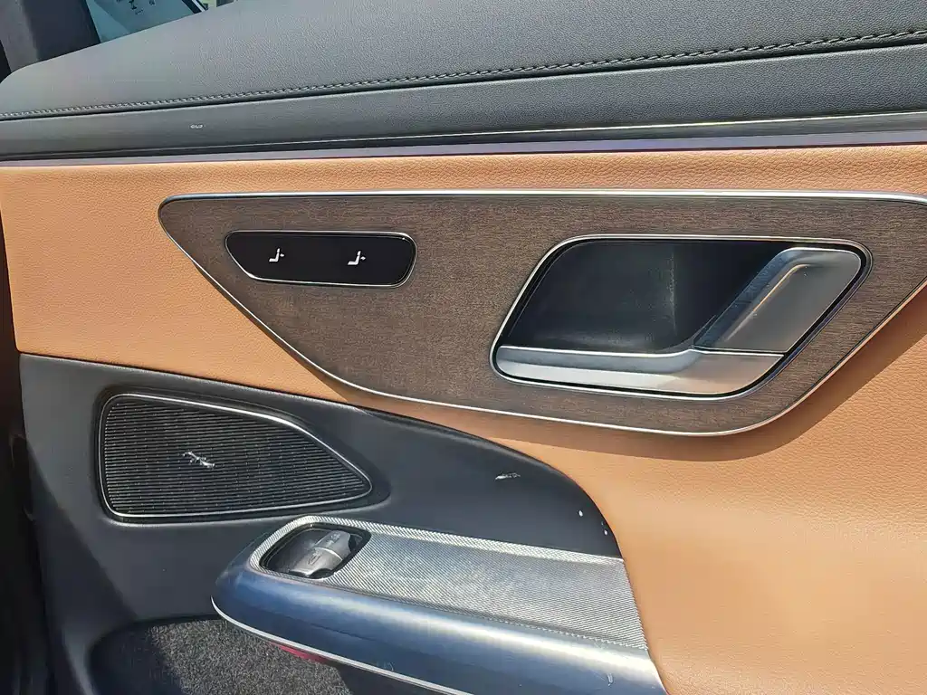 Mercedes-Benz E-Class — миниатюра 26