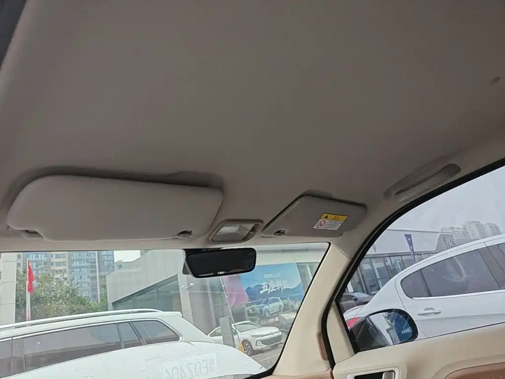Wuling MINIEV — миниатюра 18