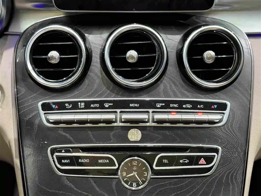 Mercedes-Benz C-Class — миниатюра 13