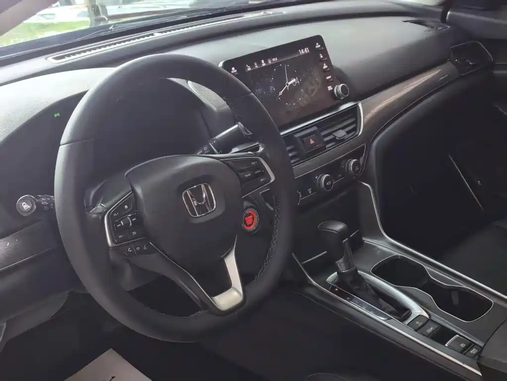 Honda Accord — миниатюра 10